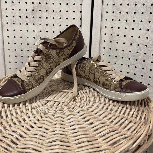 Michael Kors SALE! - Picture 12 of 12